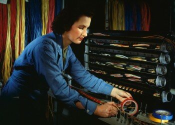 DigiWomen fixing cables