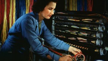 DigiWomen fixing cables